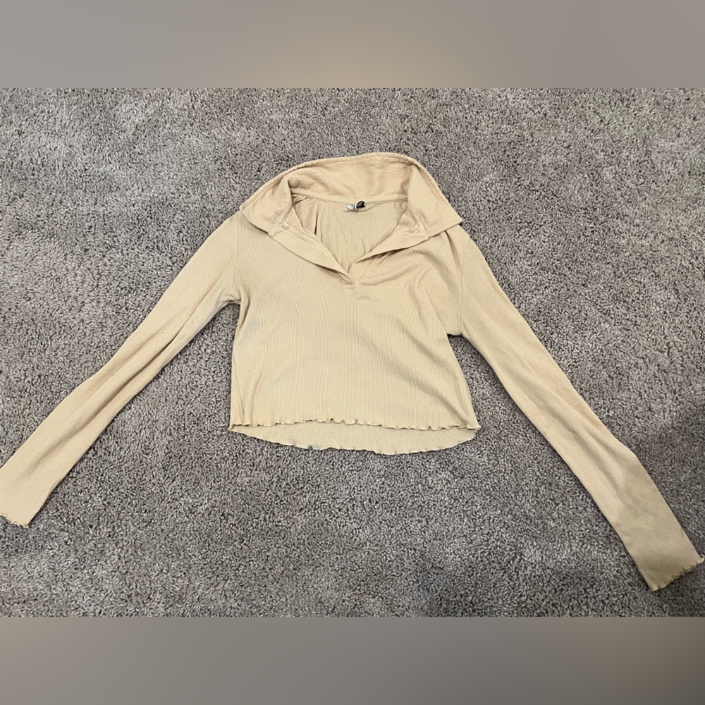 3/$20 🛍️ Women’s Long Sleeve Crop Top Size M